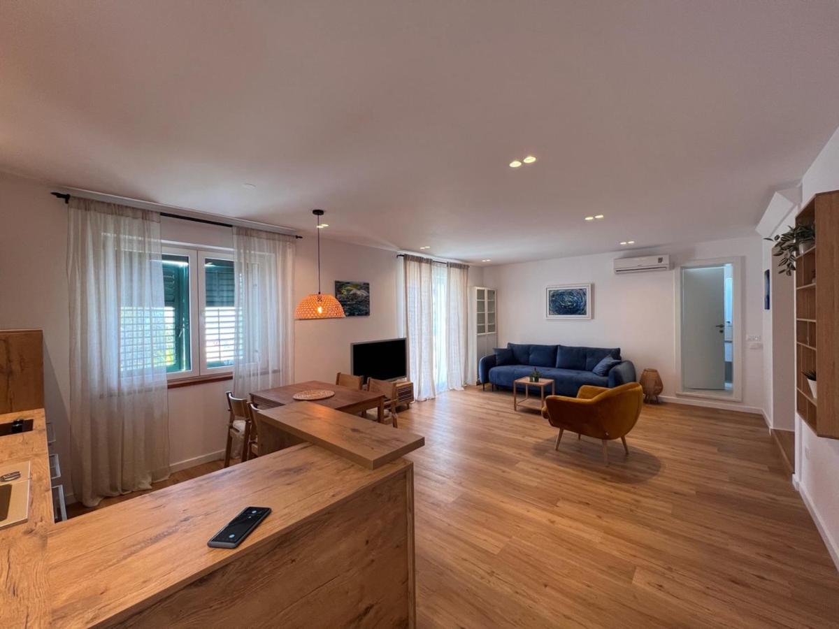 Beachfront Comfort Apartment Nives Тучепи Экстерьер фото