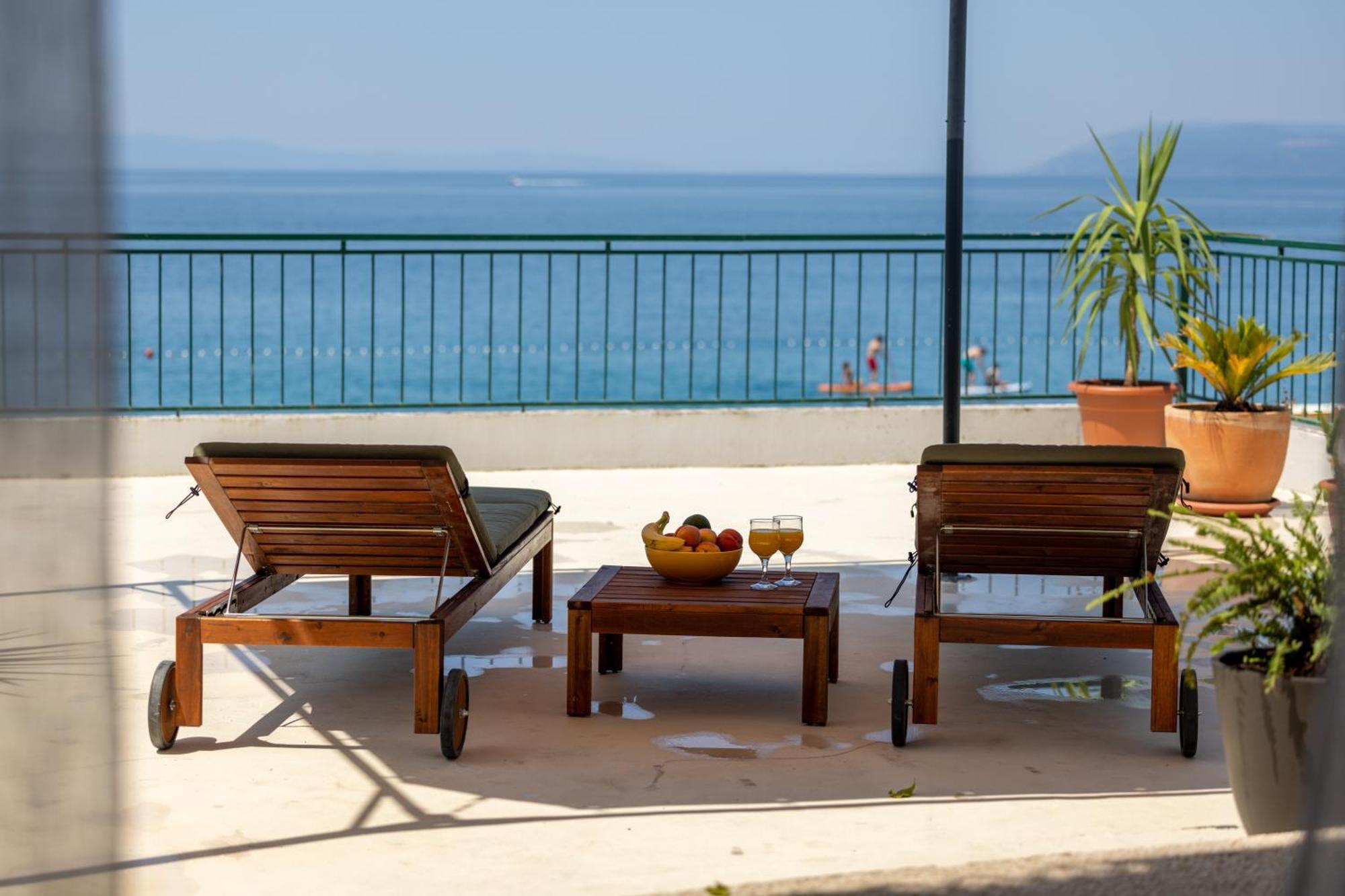 Beachfront Comfort Apartment Nives Тучепи Экстерьер фото